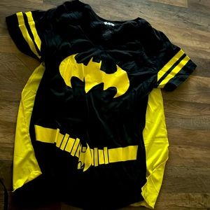 BATMAN T Shirt with Cape costume